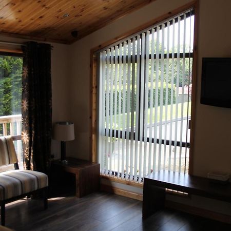 Beechtree Chalet วอร์เรนพอยต์ ภายนอก รูปภาพ